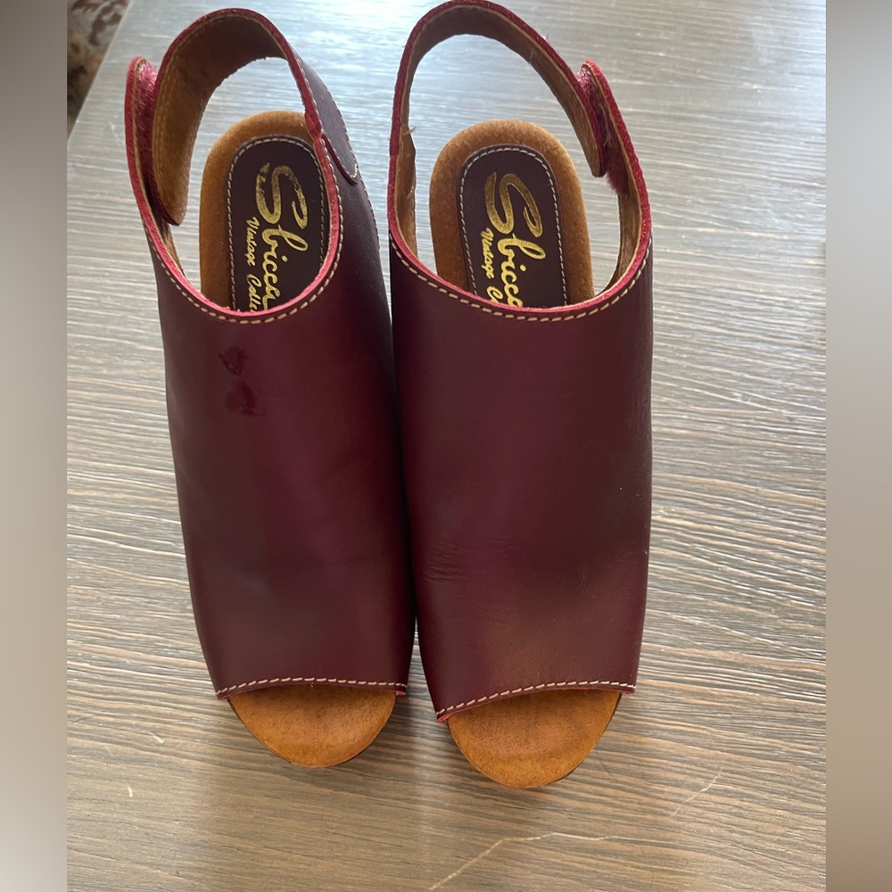 Sbicca crimson Wedges
